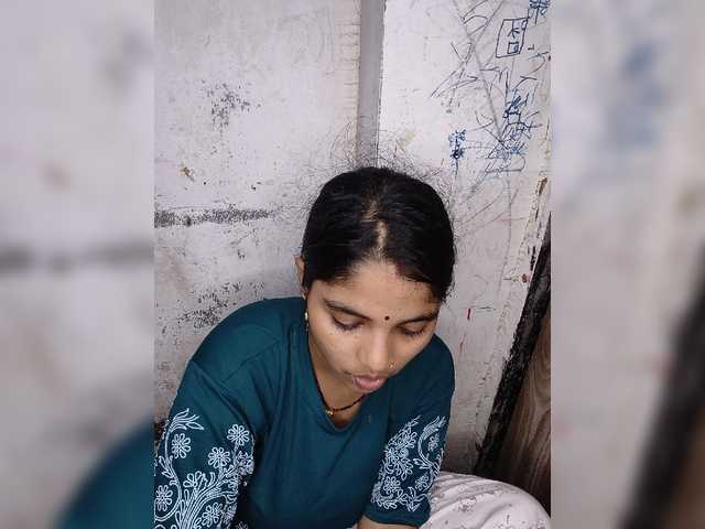 Tunnidelhi live cam on BongaCams