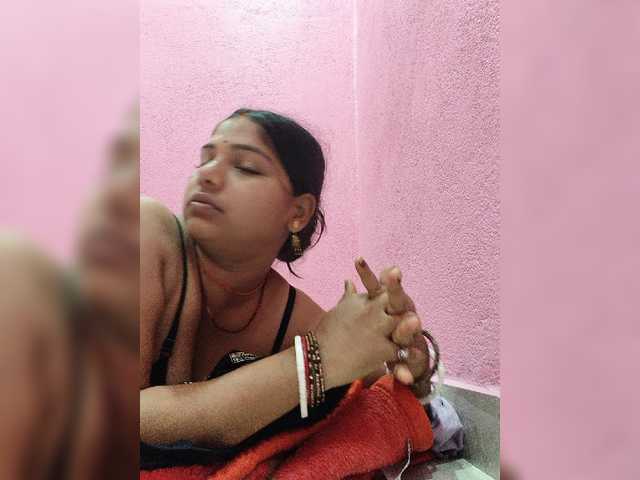 Tunnidelhi live cam on BongaCams