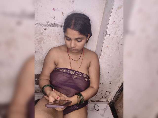 Tunnidelhi live webcam show