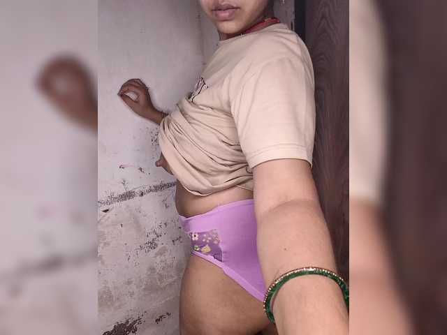 Tunnidelhi live webcam show