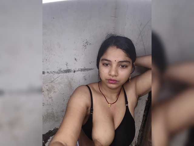 Tunnidelhi live cam on BongaCams