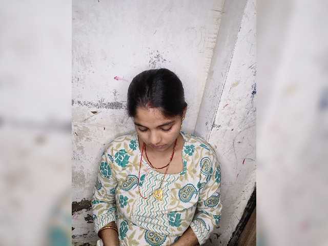 Tunnidelhi live cam on BongaCams
