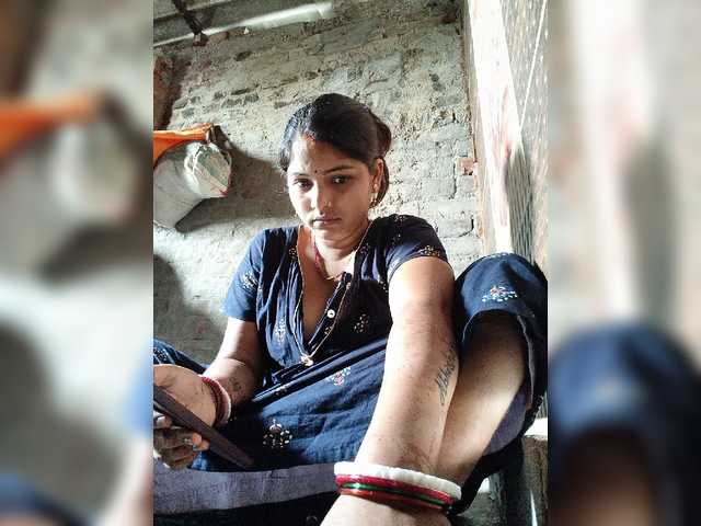 Tunnidelhi live cam on BongaCams