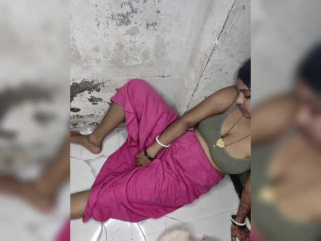 Tunnidelhi live cam on BongaCams