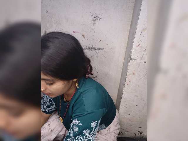 Tunnidelhi live cam on BongaCams