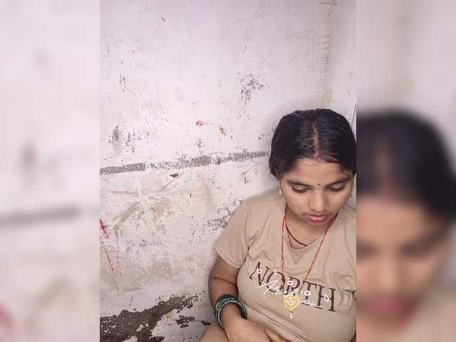 Tunnidelhi live webcam show