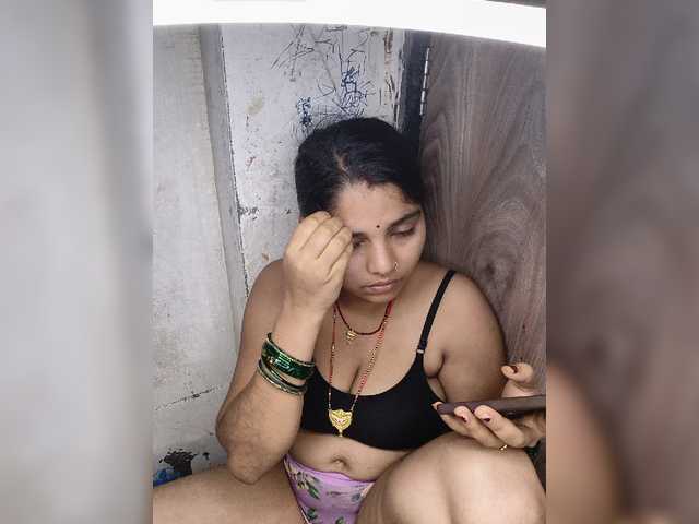 Tunnidelhi live webcam show