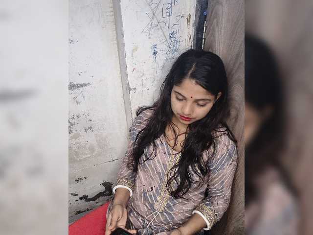Tunnidelhi live cam on BongaCams