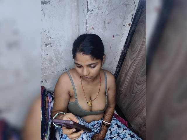 Tunnidelhi live cam on BongaCams