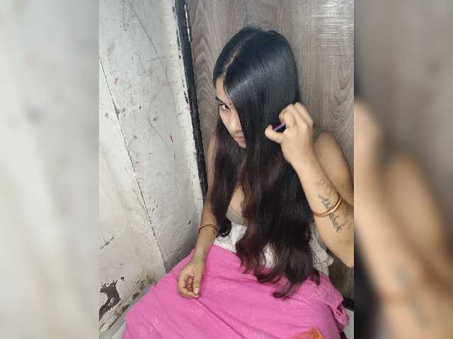 Tunnidelhi live cam on BongaCams