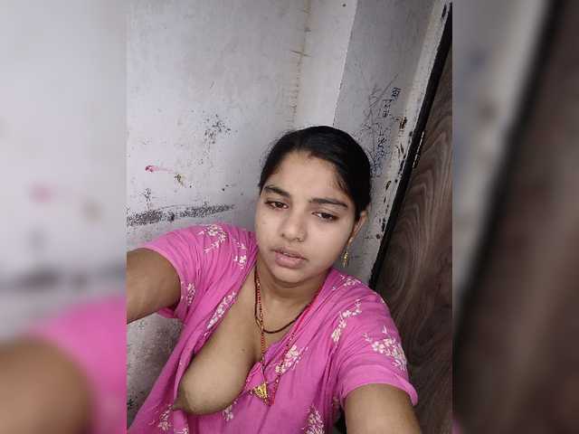 Tunnidelhi live cam on BongaCams