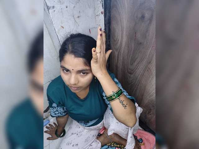 Tunnidelhi live cam on BongaCams