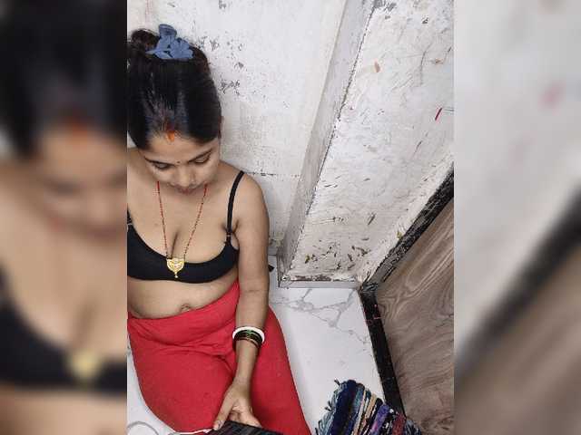 Tunnidelhi live cam on BongaCams