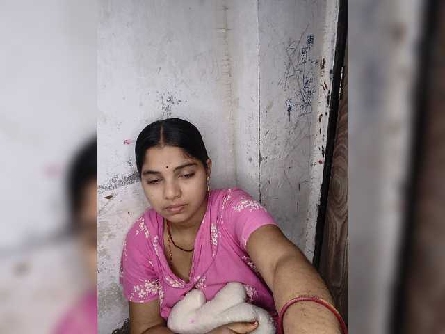 Tunnidelhi live webcam show