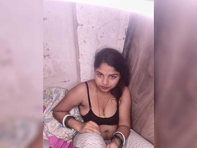 Tunnidelhi live cam on BongaCams