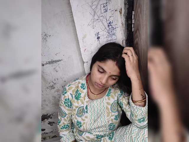 Tunnidelhi live cam on BongaCams
