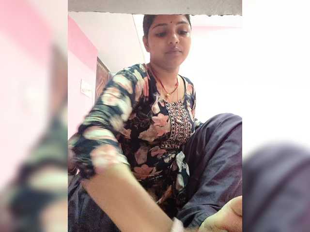 Tunnidelhi live cam on BongaCams