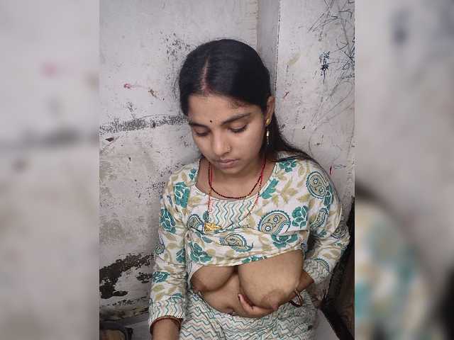 Tunnidelhi live cam on BongaCams