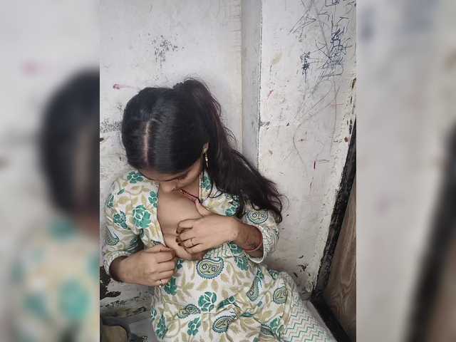 Tunnidelhi live cam on BongaCams