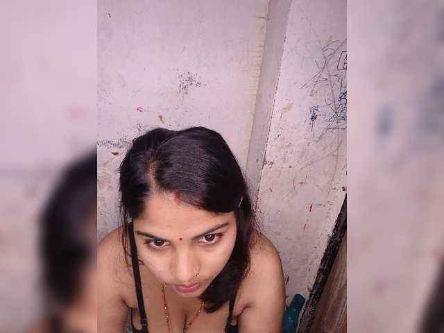 Tunnidelhi live cam on BongaCams
