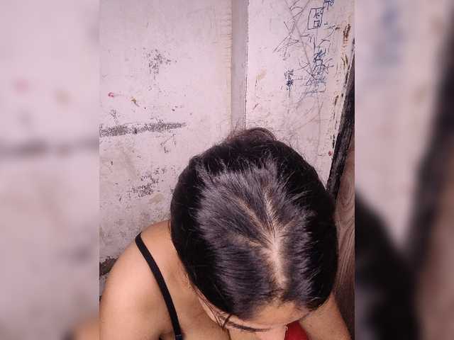 Tunnidelhi live cam on BongaCams