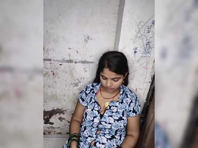 Tunnidelhi live webcam show