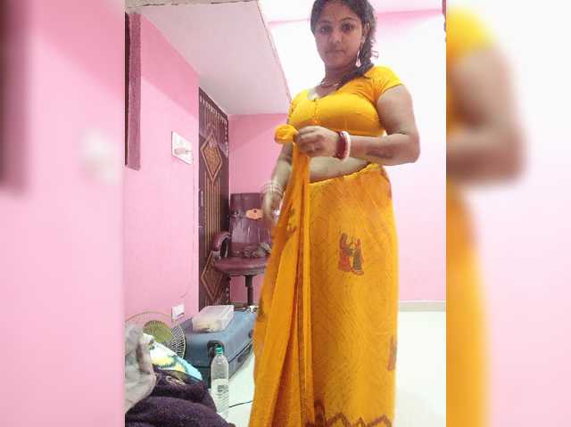 Tunnidelhi live cam on BongaCams