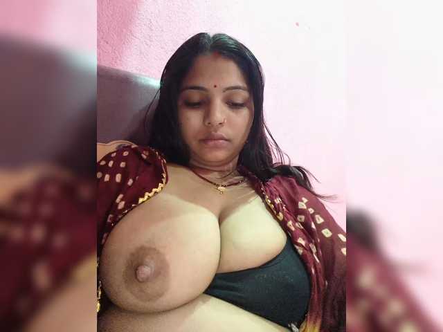 Tunnidelhi live cam on BongaCams