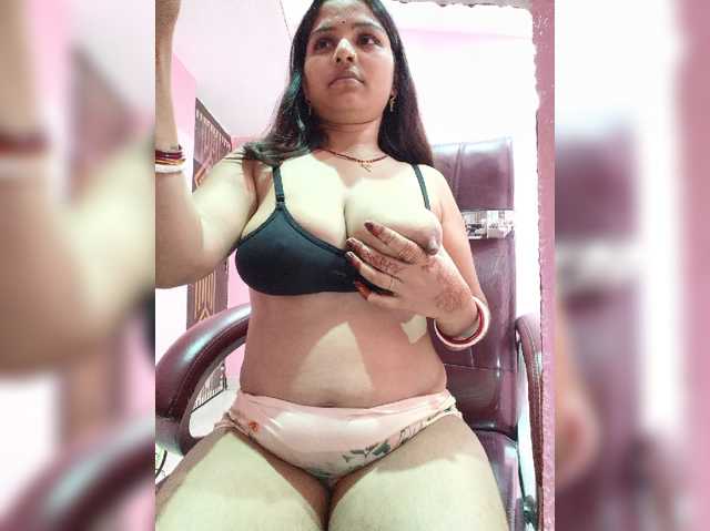 Mascotuni live cam on BongaCams