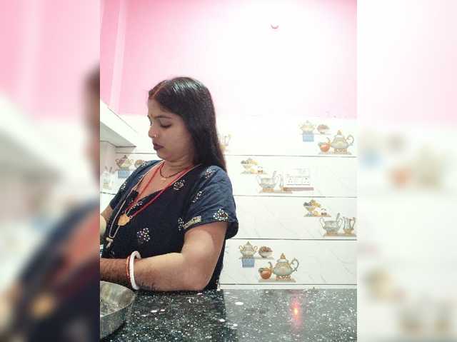 Tunnidelhi, en vivo ahora en BongaCams