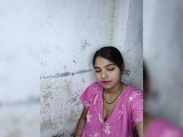 Tunnidelhi live cam on BongaCams