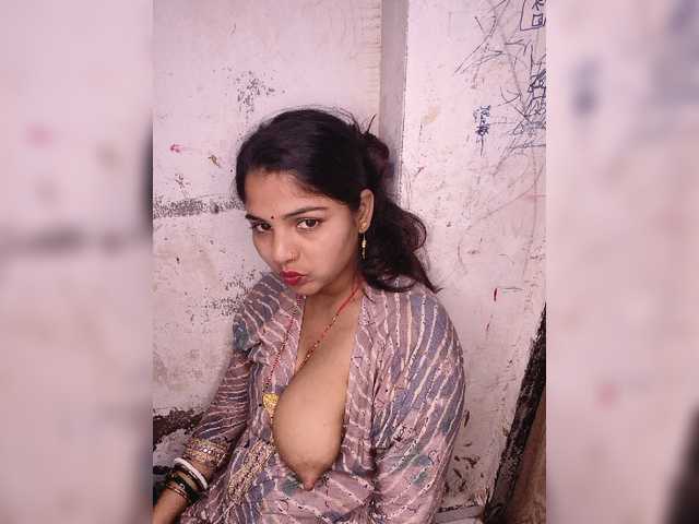 Tunnidelhi live cam on BongaCams