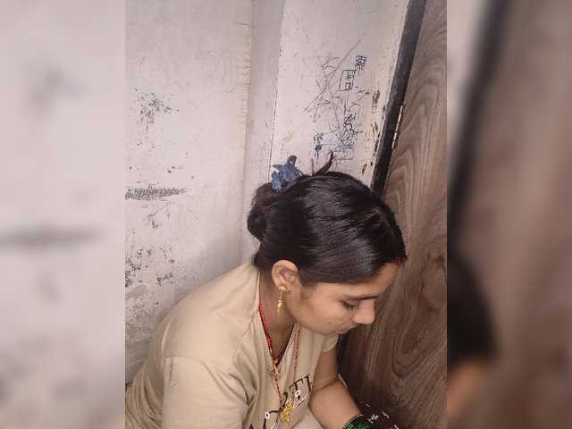 Tunnidelhi live cam on BongaCams