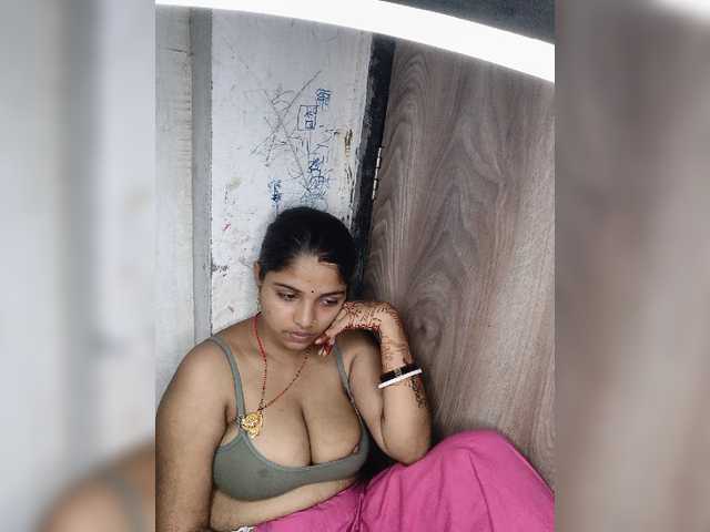 Tunnidelhi live cam on BongaCams