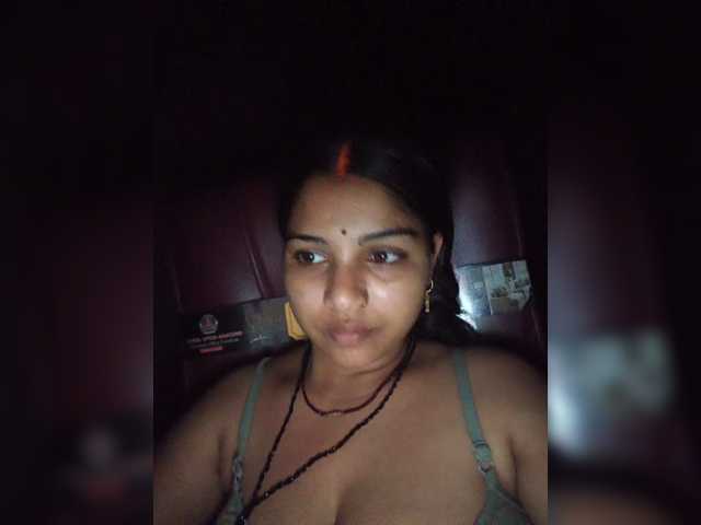Tunnidelhi live cam on BongaCams