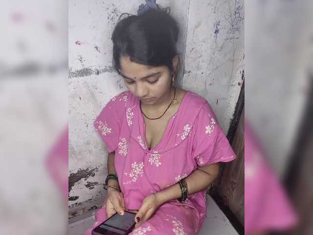 Tunnidelhi live cam on BongaCams