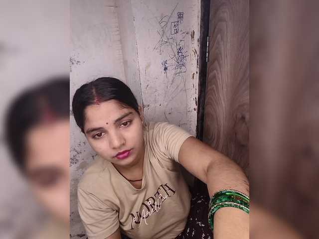 Tunnidelhi live webcam show