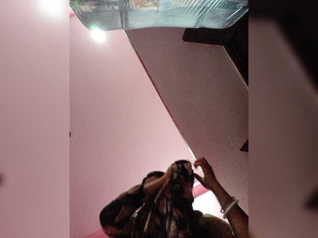 Tunnidelhi live cam on BongaCams