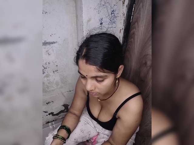 Tunnidelhi live cam on BongaCams