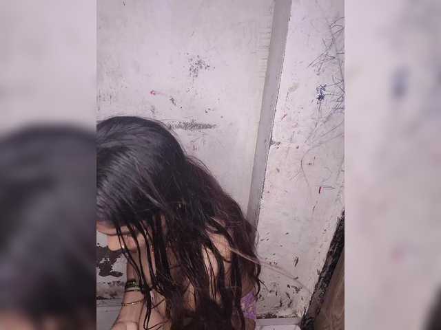 Tunnidelhi live webcam show