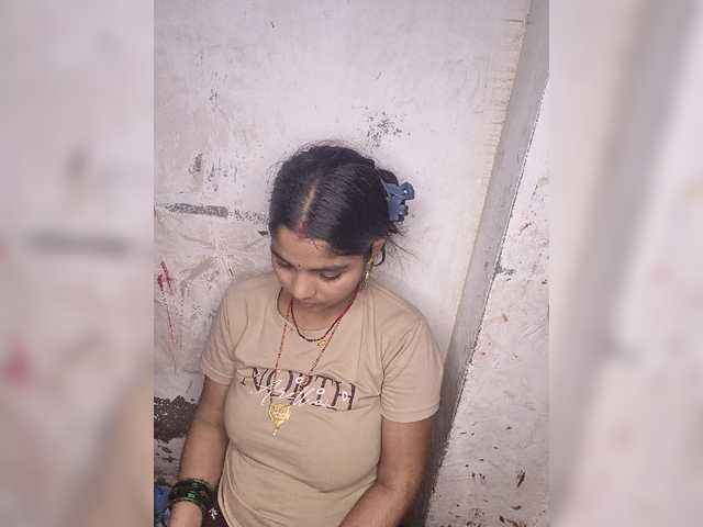 Tunnidelhi live webcam show