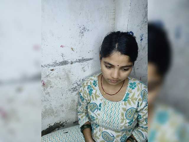 Tunnidelhi live cam on BongaCams