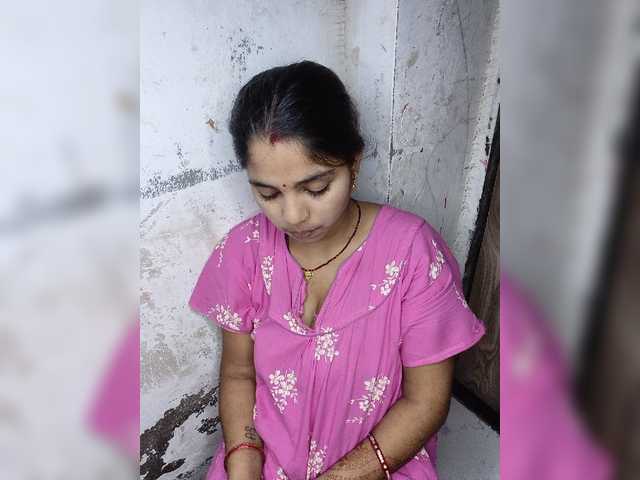 Tunnidelhi live cam on BongaCams