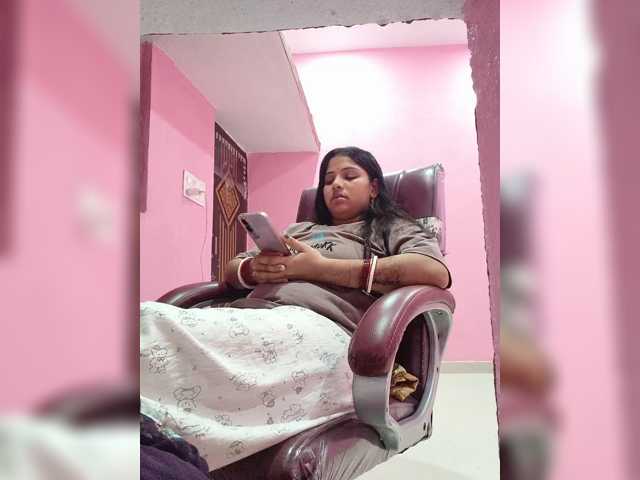 Tunnidelhi live cam on BongaCams