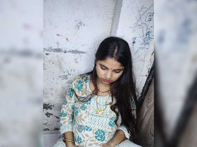 Tunnidelhi live cam on BongaCams