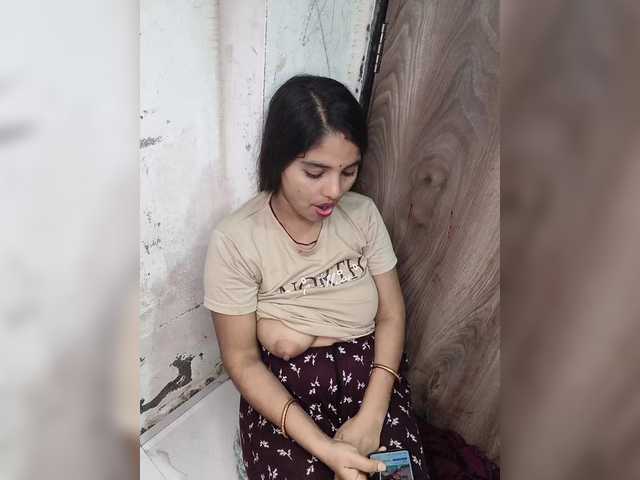 Tunnidelhi live cam on BongaCams