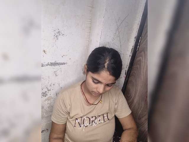 Tunnidelhi live cam on BongaCams