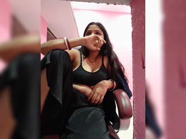 Tunnidelhi live cam on BongaCams