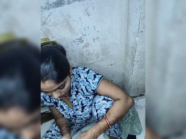 Tunnidelhi live cam on BongaCams