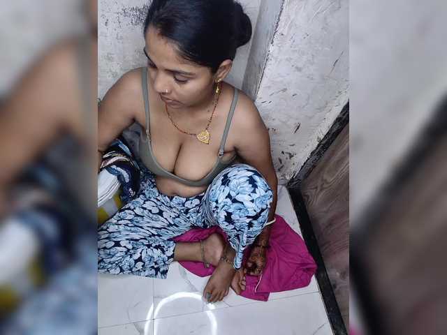 Tunnidelhi live cam on BongaCams